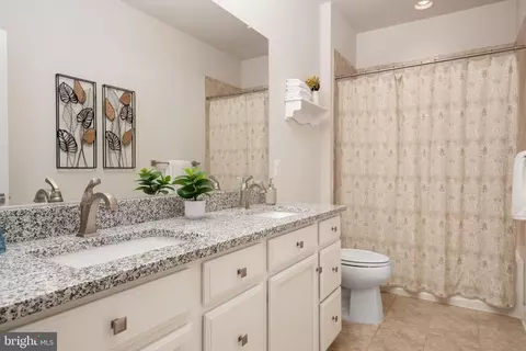 Bath - 3077 Spring Peeper Ct, Odenton, MD 21113 photo 3 of 4