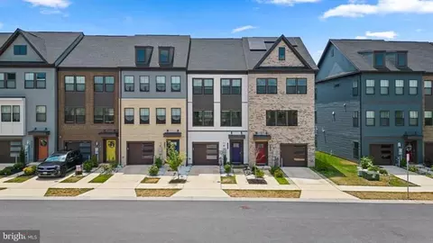 614 Chalcedony Ln, Glen Burnie, MD 21060