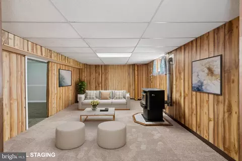 Living - 875 Turf Valley Dr, Pasadena, MD 21122 photo 4 of 4