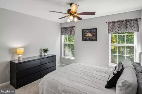 Bedroom - 2402 Summershade Ct, Odenton, MD 21113 photo 5 of 6