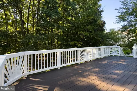 Exterior - 2402 Summershade Ct, Odenton, MD 21113 photo 4 of 10
