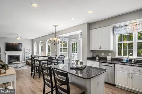 Kitchen - 2402 Summershade Ct, Odenton, MD 21113 photo 2 of 4