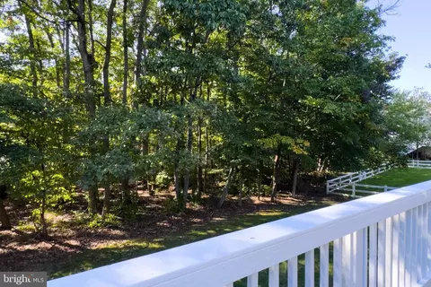 Exterior - 2402 Summershade Ct, Odenton, MD 21113 photo 6 of 10