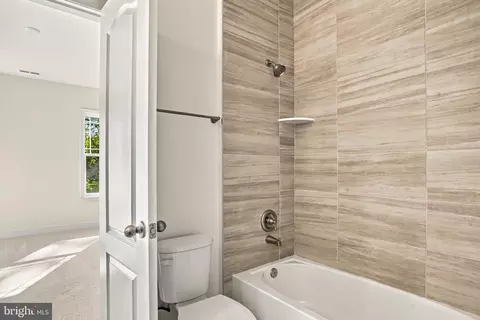 Bath - 1907 Mackiebeth Ct, Annapolis, MD 21401 photo 5 of 7