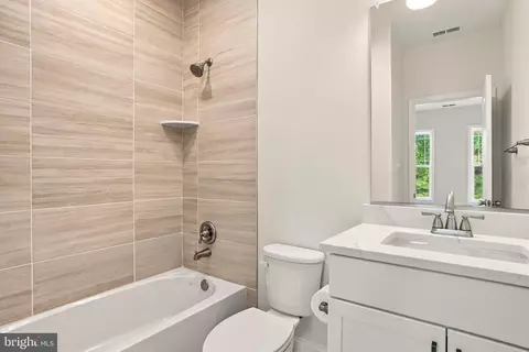 Bath - 1907 Mackiebeth Ct, Annapolis, MD 21401 photo 4 of 7