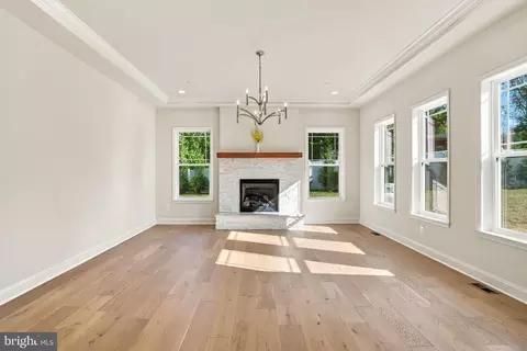 Living - 1907 Mackiebeth Ct, Annapolis, MD 21401 photo 2 of 7