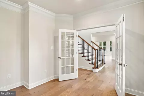 Entry Way - 1907 Mackiebeth Ct, Annapolis, MD 21401 photo 8 of 16