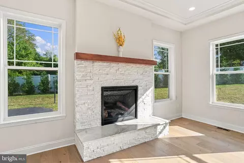 Living - 1907 Mackiebeth Ct, Annapolis, MD 21401 photo 3 of 7