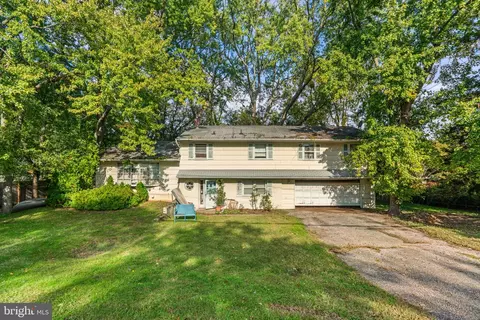 30 Robinson Rd, Severna Park, MD 21146