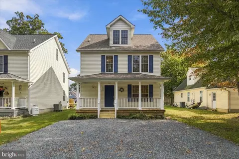 1056 Walnut Ave, North Beach, MD 20714