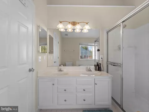 Bath - 721 Summertime Dr, Odenton, MD 21113 photo 3 of 4
