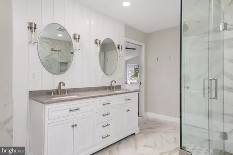 Bath - 370 Sherman Ave, Arnold, MD 21012 photo 3 of 6