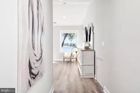 Entry Way - 370 Sherman Ave, Arnold, MD 21012 photo 3 of 4