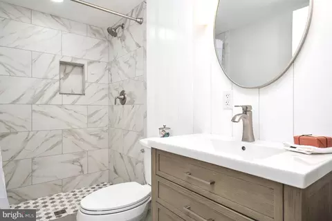 Bath - 370 Sherman Ave, Arnold, MD 21012 photo 6 of 6