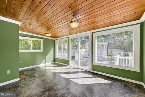 Exterior - 245 Carvel Rd, Pasadena, MD 21122 photo 4 of 11