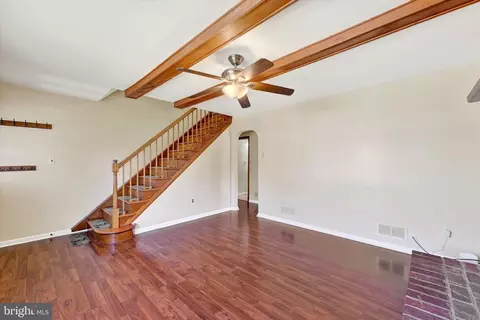 Living - 245 Carvel Rd, Pasadena, MD 21122 photo 2 of 3