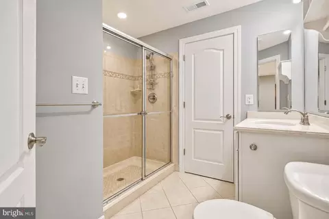 Bath - 27 Hunting Ct, Edgewater, MD 21037 photo 5 of 5