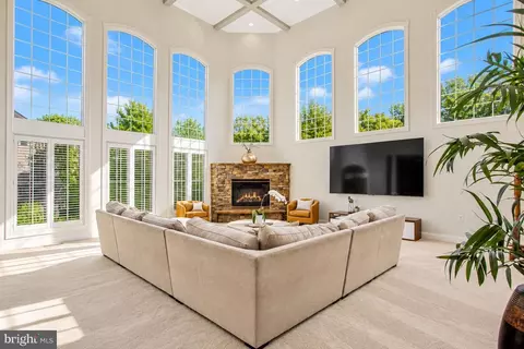 Living - 27 Hunting Ct, Edgewater, MD 21037 photo 1 of 6