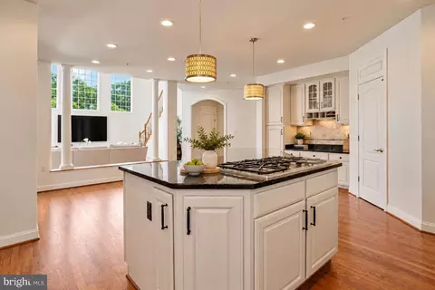 Kitchen - 27 Hunting Ct, Edgewater, MD 21037 photo 6 of 8
