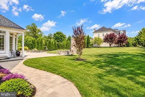 Exterior - 27 Hunting Ct, Edgewater, MD 21037 photo 11 of 15