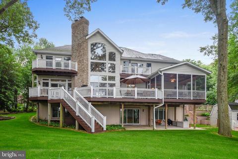 1200 Winsail Ct, Pasadena, MD 21122 photo 1