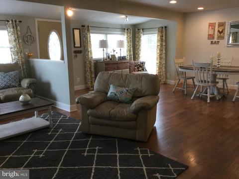 126 Roland Rd, Pasadena, MD 21122 photo 8