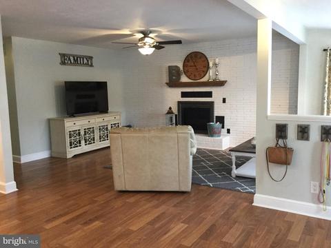 126 Roland Rd, Pasadena, MD 21122 photo 7