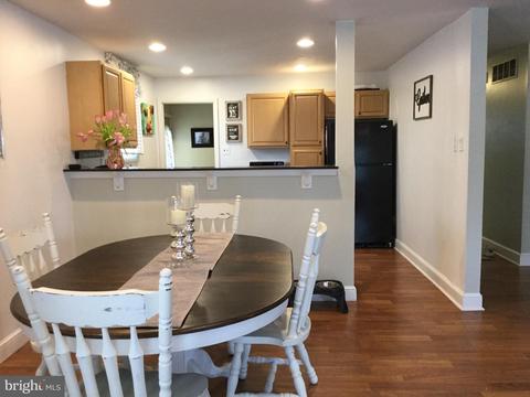 126 Roland Rd, Pasadena, MD 21122 photo 2