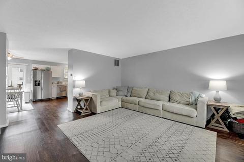 346 Rambling Ridge Ct, Pasadena, MD 21122 photo 2