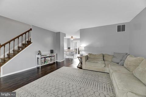 346 Rambling Ridge Ct, Pasadena, MD 21122 photo 3
