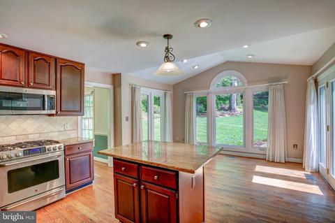 1129 Charing Cross Dr, Crofton, MD 21114 photo 18