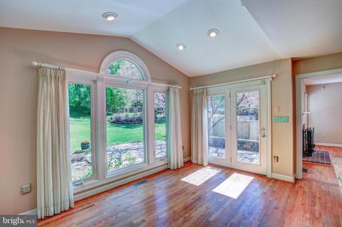 1129 Charing Cross Dr, Crofton, MD 21114 photo 14