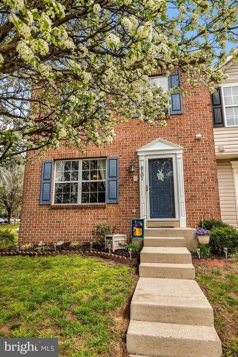8101 Gray Stone Ln, Pasadena, MD 21122 photo 2