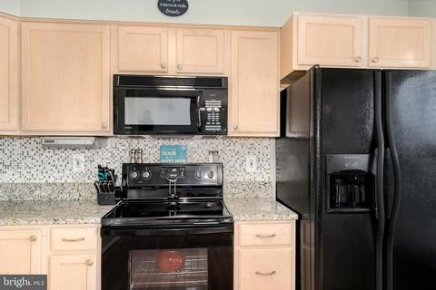 8101 Gray Stone Ln, Pasadena, MD 21122 photo 7