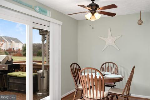 8101 Gray Stone Ln, Pasadena, MD 21122 photo 9