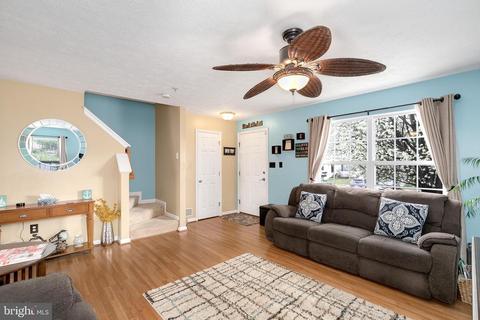 8101 Gray Stone Ln, Pasadena, MD 21122 photo 5