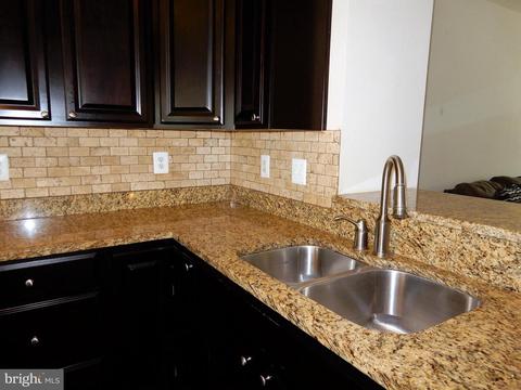 761 Cherry Bark Ln, Baltimore, MD 21225 photo 17