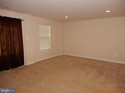 761 Cherry Bark Ln, Baltimore, MD 21225 photo 7