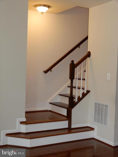 761 Cherry Bark Ln, Baltimore, MD 21225 photo 27