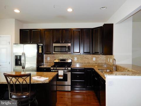 761 Cherry Bark Ln, Baltimore, MD 21225 photo 11