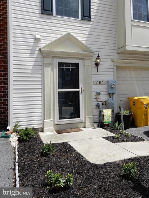 761 Cherry Bark Ln, Baltimore, MD 21225 photo 3