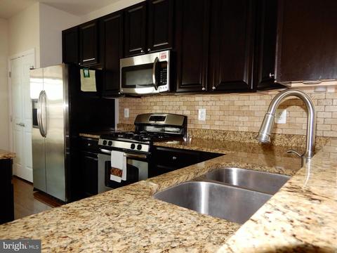 761 Cherry Bark Ln, Baltimore, MD 21225 photo 14
