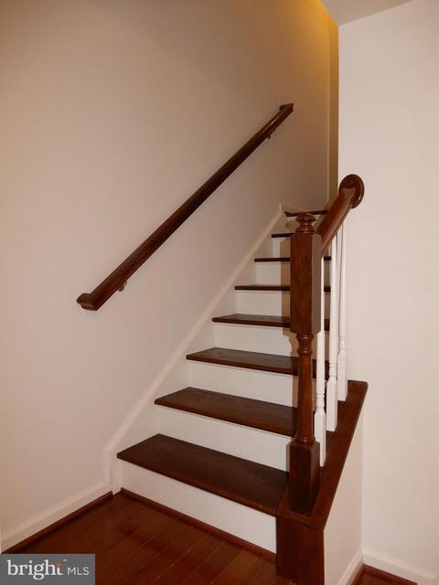 761 Cherry Bark Ln, Baltimore, MD 21225 photo 9
