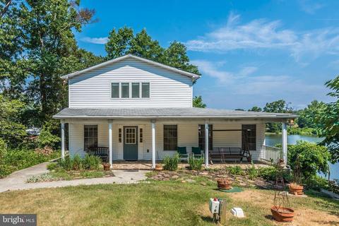 8032 Forest Glen Dr, Pasadena, MD 21122 photo 1