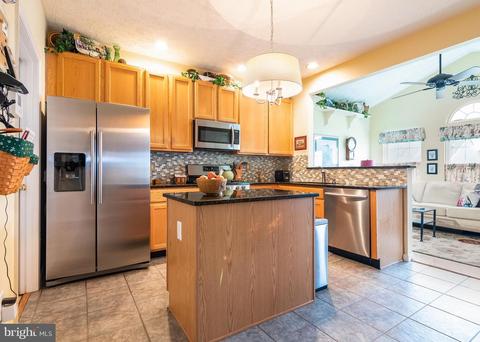 8304 Lyndhurst St, Laurel, MD 20724 photo 9