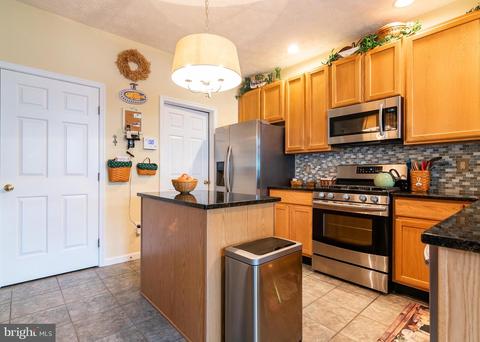 8304 Lyndhurst St, Laurel, MD 20724 photo 7