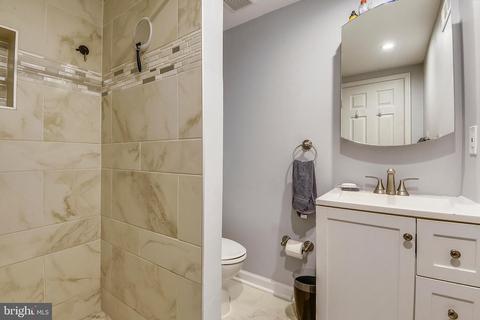 225 Dale Rd, Pasadena, MD 21122 photo 16