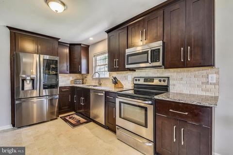 225 Dale Rd, Pasadena, MD 21122 photo 9