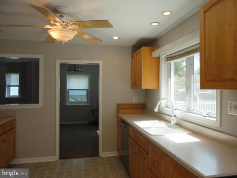 7618 1st St, Pasadena, MD 21122 photo 3