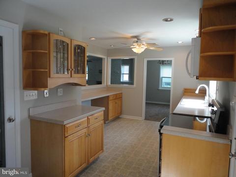 7618 1st St, Pasadena, MD 21122 photo 2